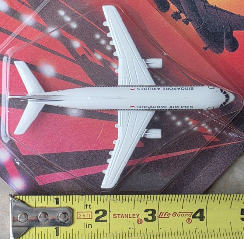 Vintage New Majorette Airport Diecast Airbus A 300 Singapore Airlines Series 800