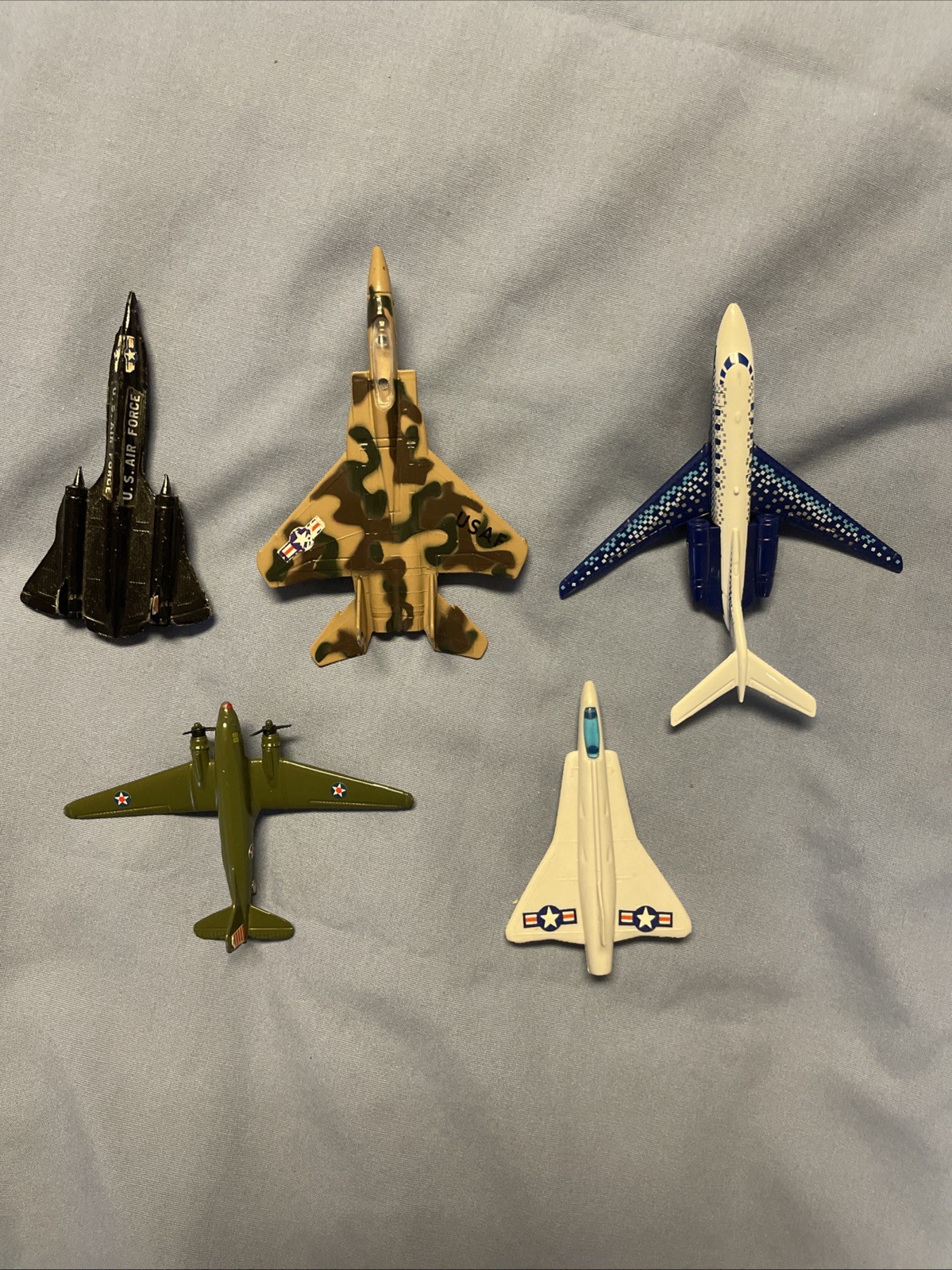 Lot Of 5 Planes Diecast Plastic Toys Military Commercial Planes Jets