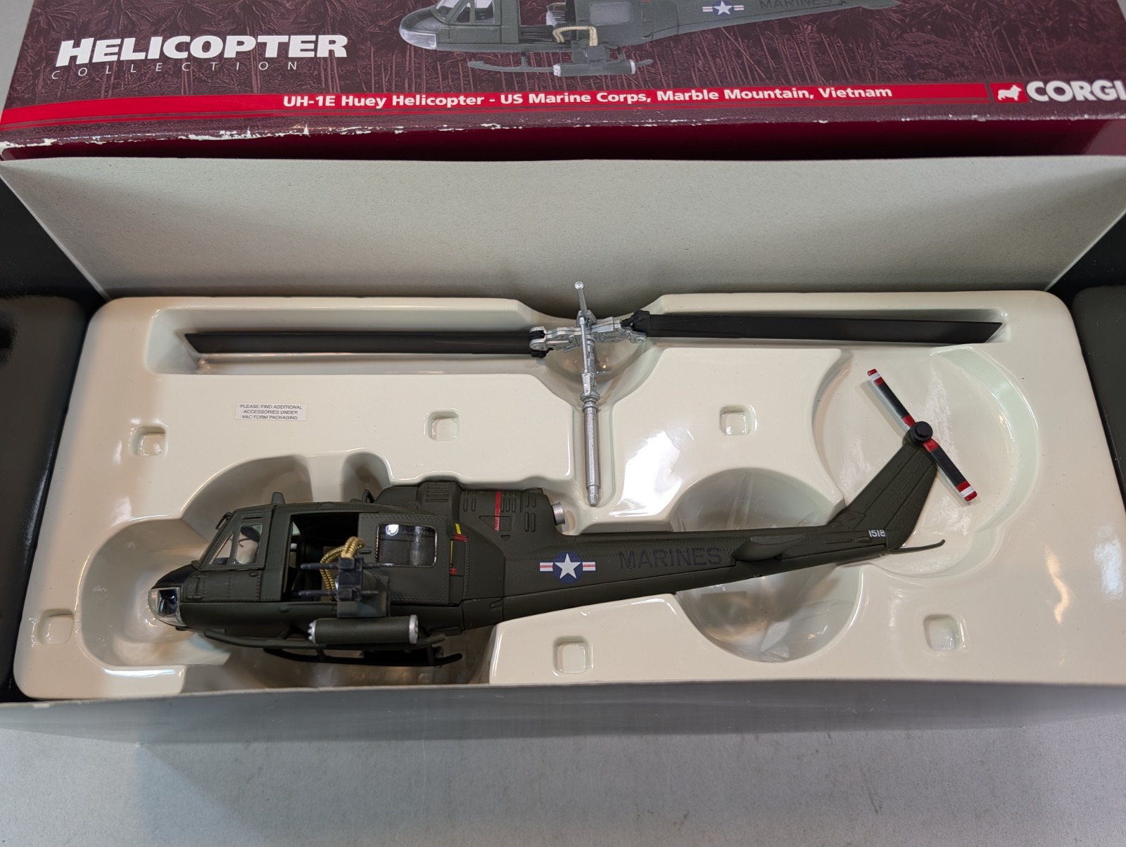 Corgi Aviation Archive Helicopter Collection UH-1E Huey US Marine Corps Vietnam