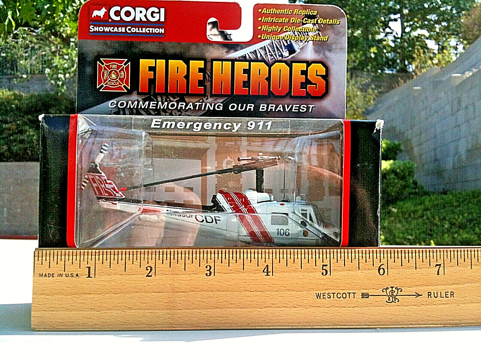Corgi Bell UH1B Huey California Dept of Forestry Helicopter 1:100 Scale Showcase