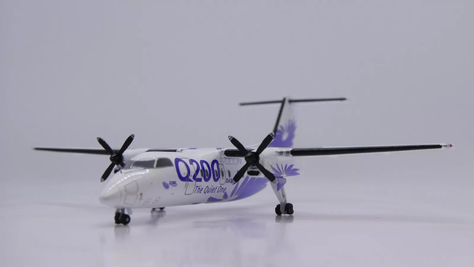 JC Wings 1/400 LH4295 House Color De Havilland Canada Bombardier Dash 8-Q200