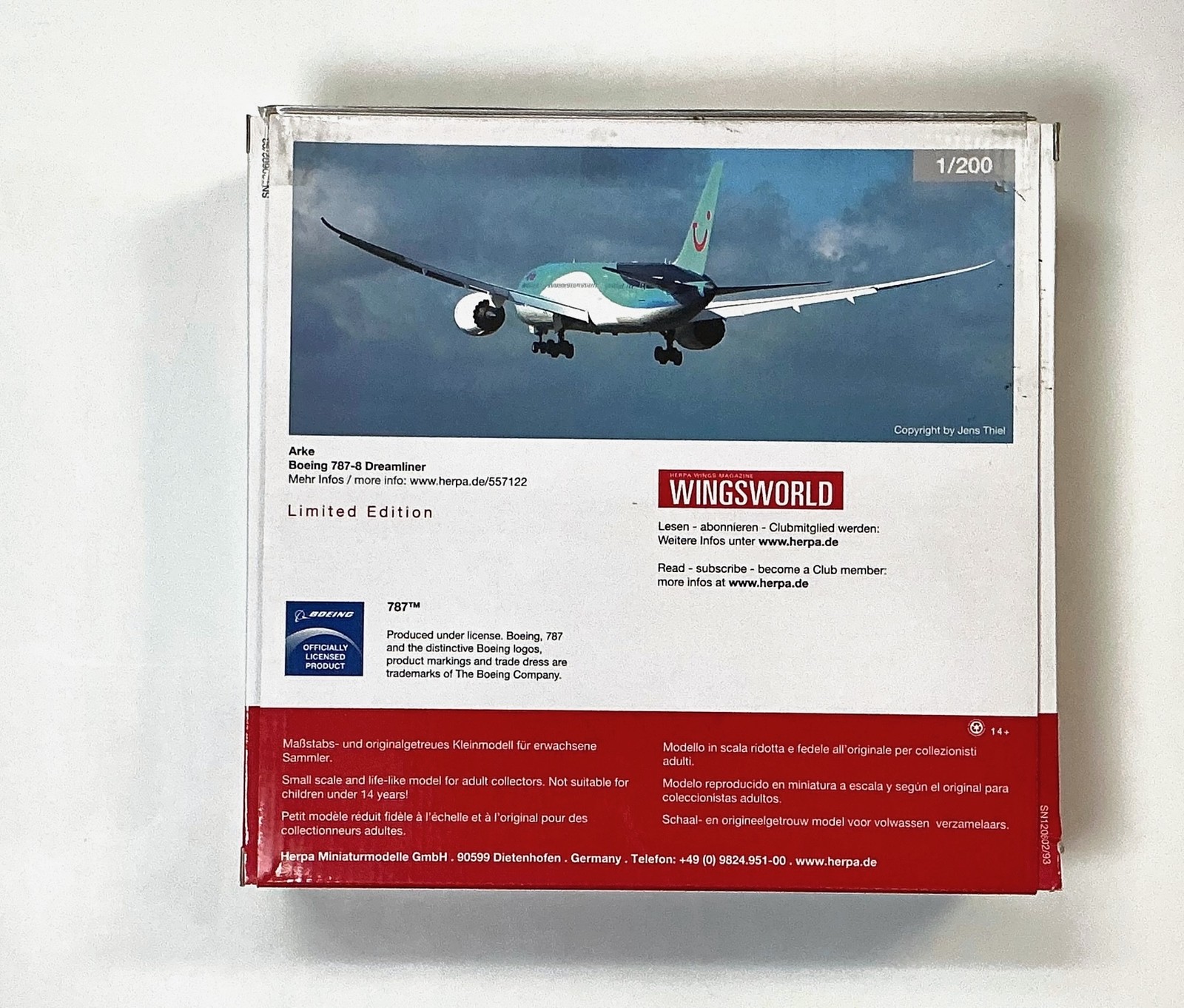 Herpa 557122 Arke Boeing 787-8 Dreamliner 1/200 Scale Hard Plastic Model