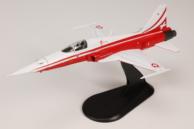 Hobby Master 1/72 F-5E Tiger II Airplane Swiss Air Force Patrouille Suisse