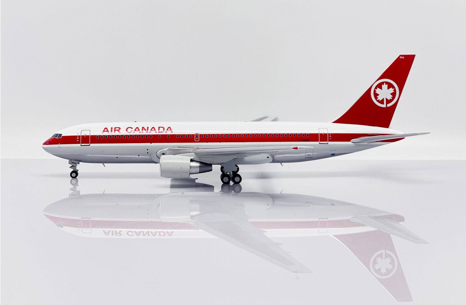 JC Wings 1:200 Air Canada Boeing B767-200 “Gimli Glider” C-GAUN Diecast Model