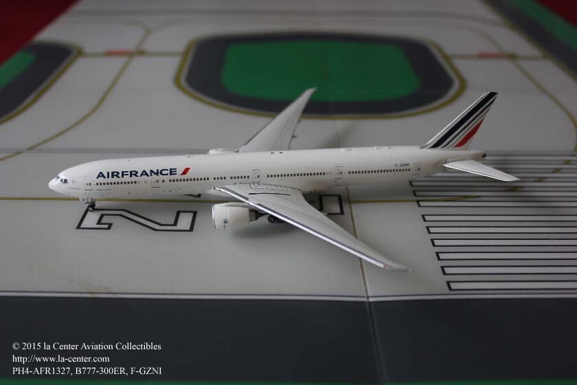 Phoenix Model Air France Boeing 777-300ER Current Color Diecast Model 1:400