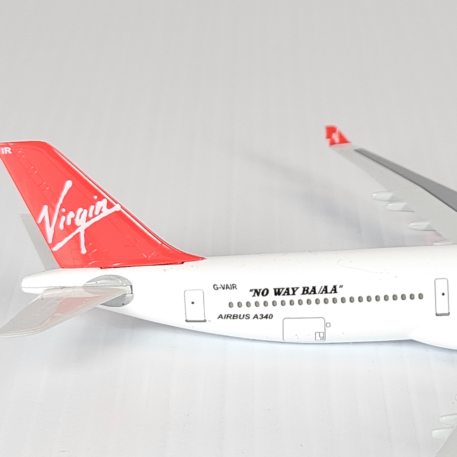 Hasegawa L2X 1:400 Airbus A340-311 Virgin Atlantic Diecast Airplane Model Boxed.