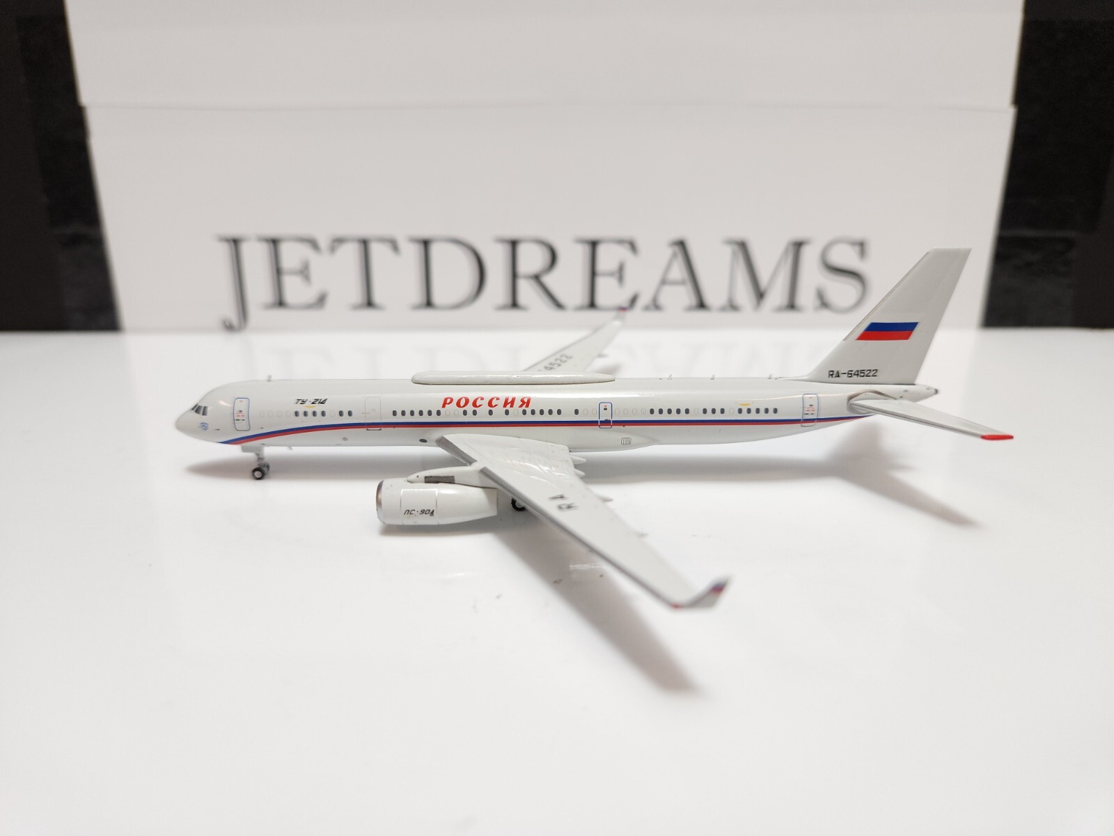 1/400 RUSSIA STATE TRANSPORT TU-214SUS COMMS RELAY 2000’S COLORS RA-64522 PANDA