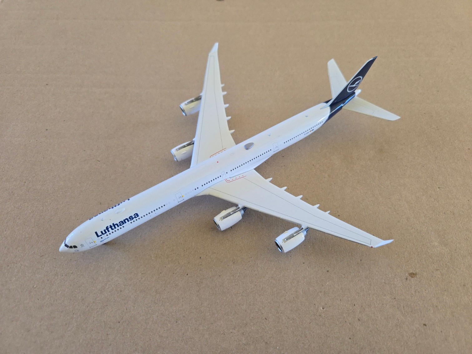 1:400 Phoenix Airbus A340-600 Lufthansa new livery D-AIHF