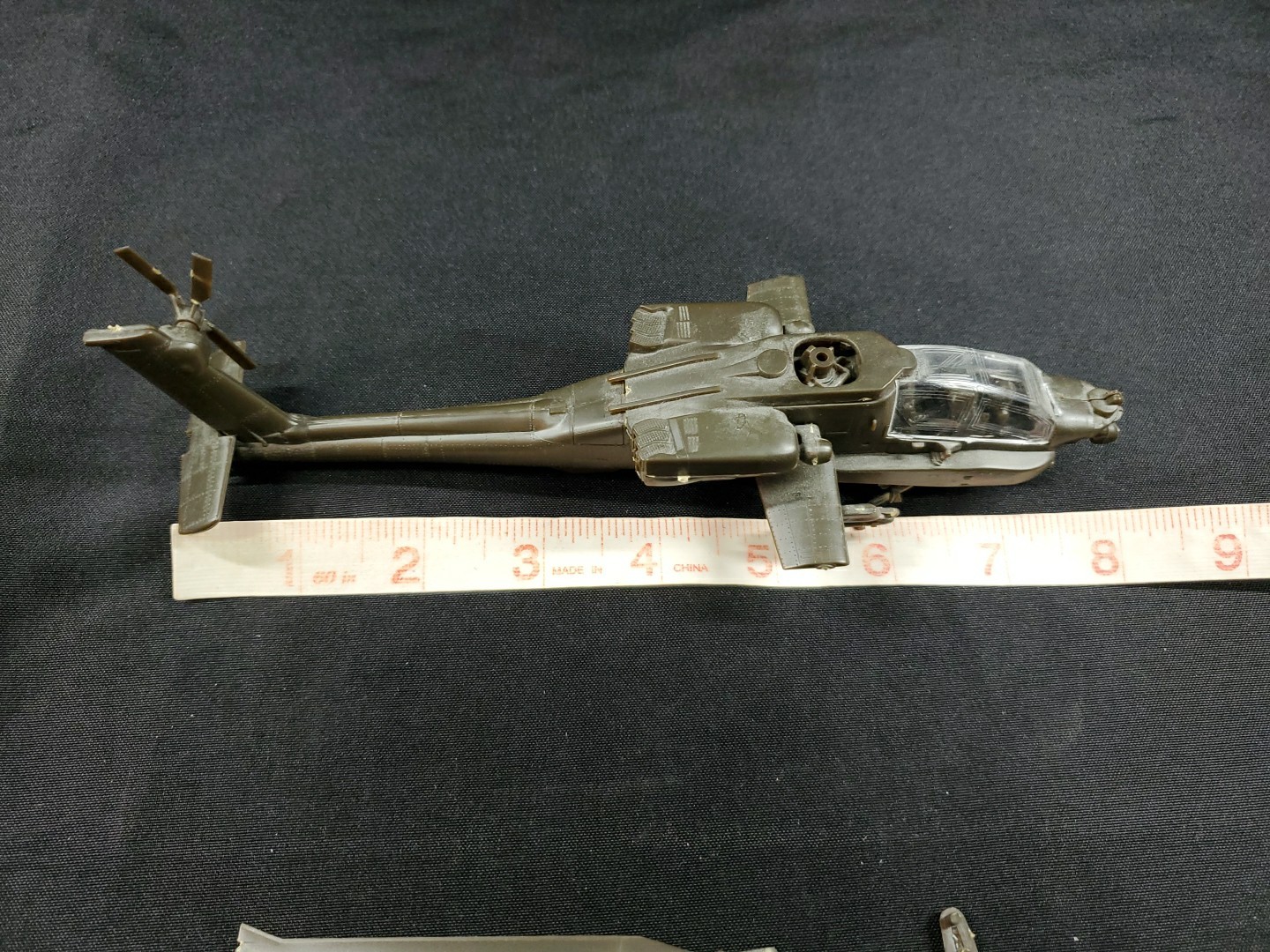 Hobby Master 8″ AH-64D Longbow Apache Helicopter RNLAF Kit Not Complete **