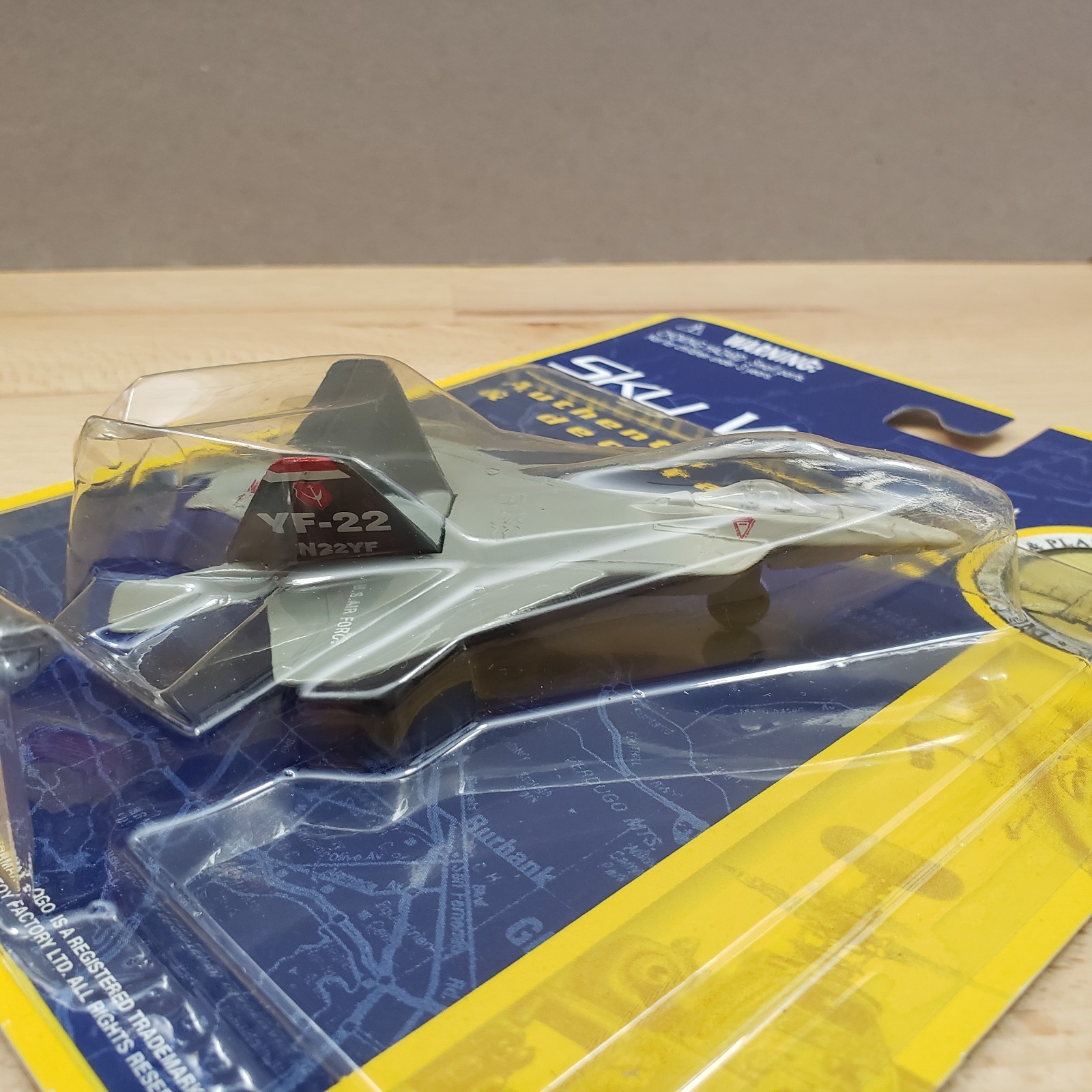 Sky Wings Lockheed YF-22 N22YF Lightning II U.S. Air Force Aircraft Diecast