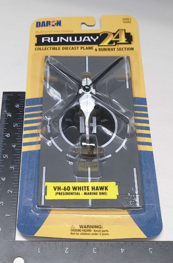 VH-60 White Hawk Marine One POTUS Helicopter RW235 Diecast Daron Runway 24 NEW