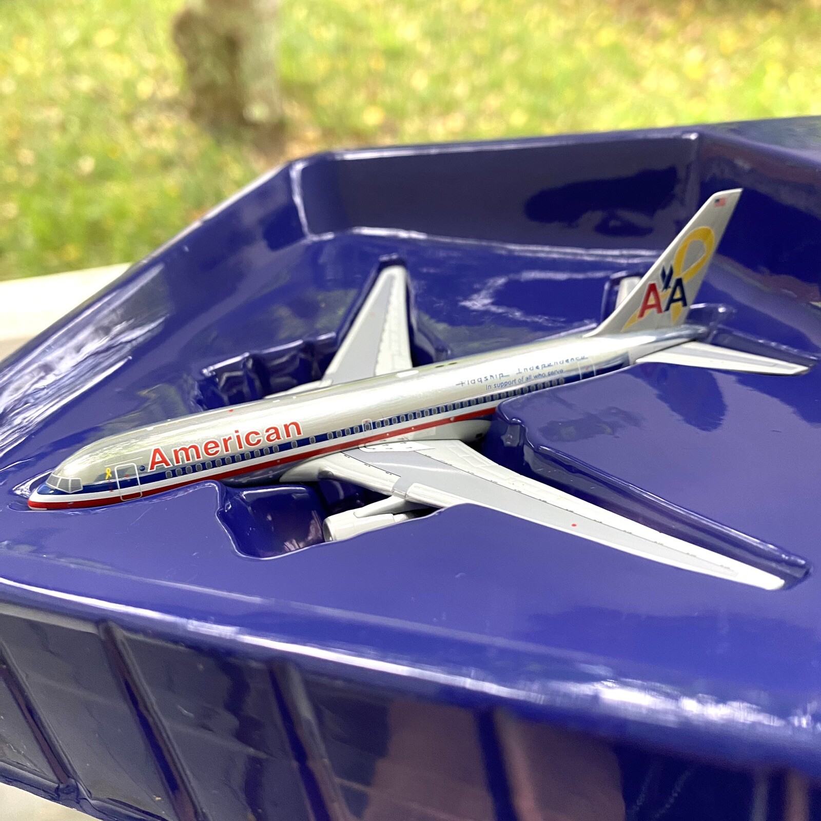 Gemini Jets 1:400 American Airlines Boeing 767-200 GJAAL1136 Yellow Ribbon