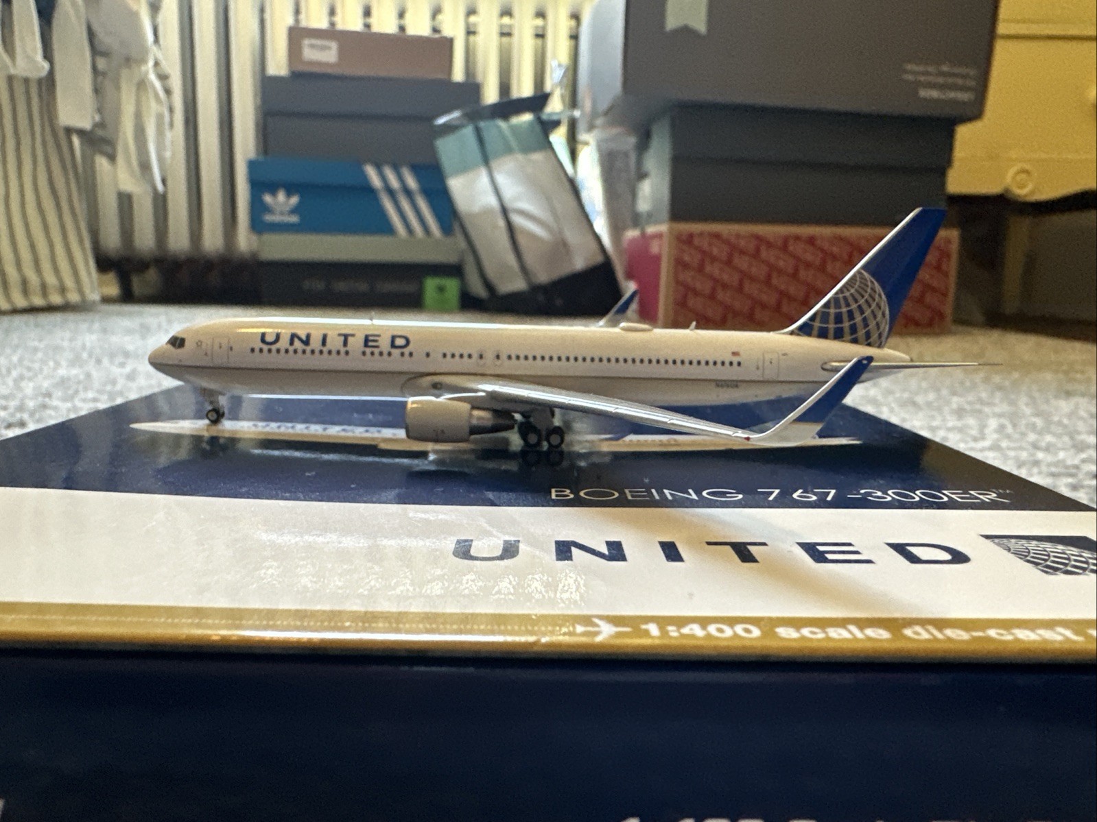 Gemini Jets 767-400 United Airlines N69059 in 1:400