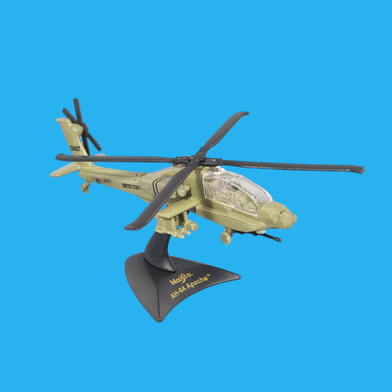 Boeing AH-64 Apache Army Helicopter Maisto Diecast Replica with Stand