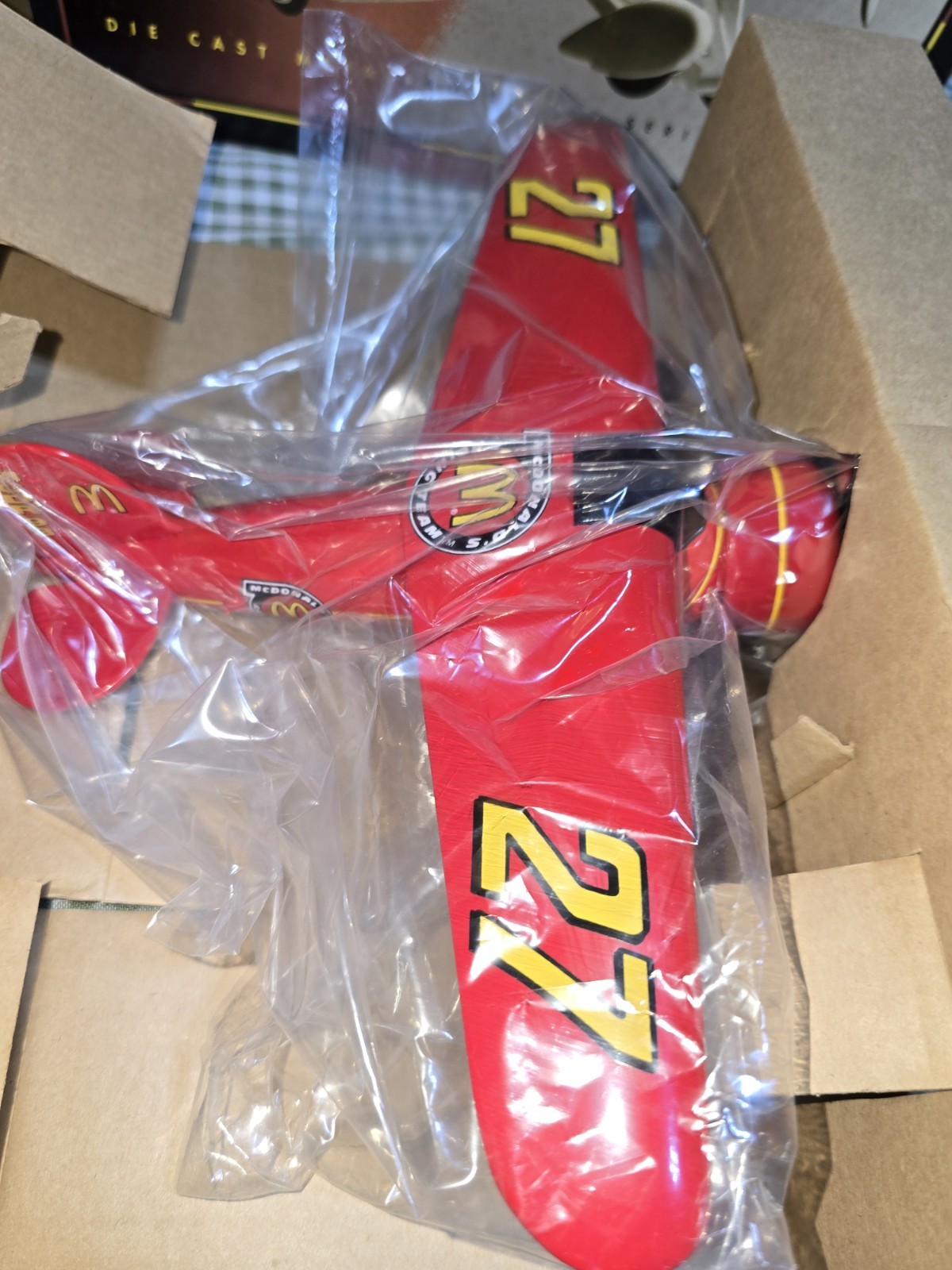 1932 Lockheed Vega Model 5 DieCast Airplane Collector Series Bank NIB #00327