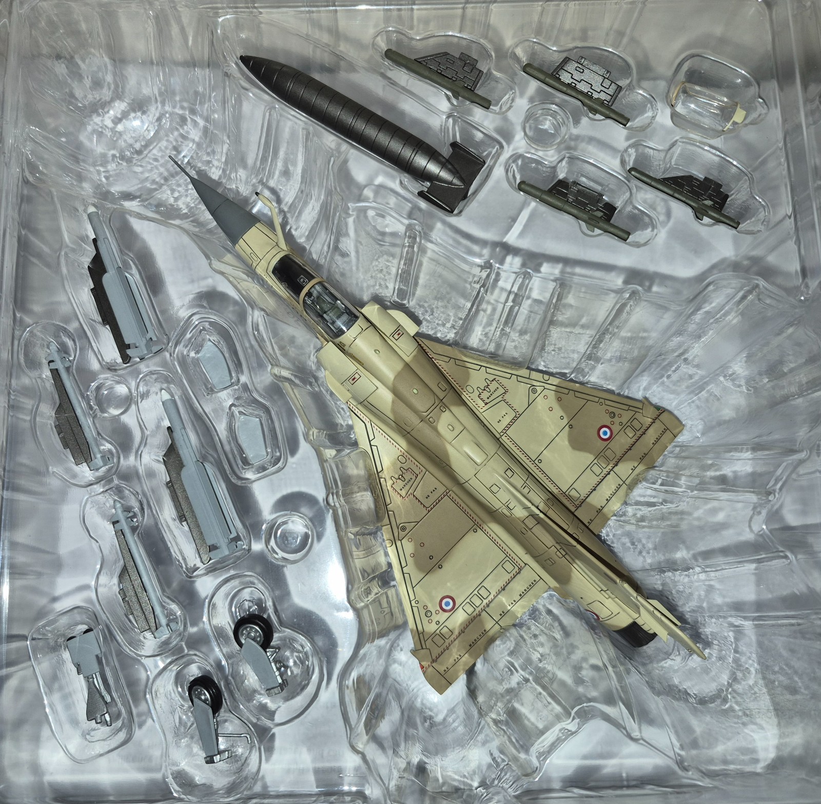1/72 HobbyMaster (HA1602) Mirage 2000C, Armee de l’Air EC 2/5, Desert Storm 1991