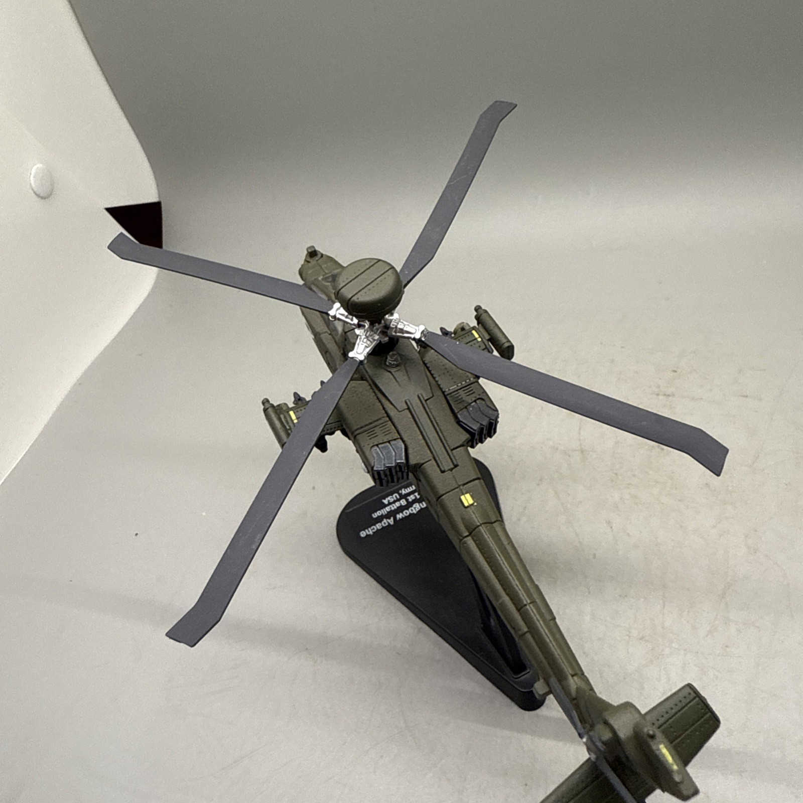 Italeri AH-64D Longbow Apache 1/72 Model US Army 1st Air Cavalry