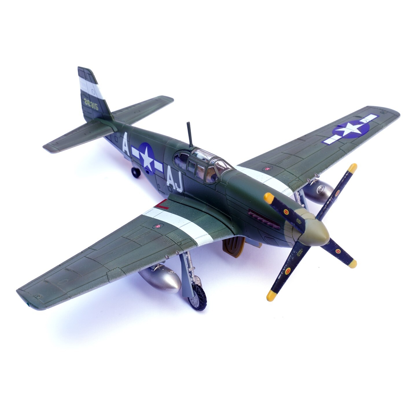 Legion 1/72 P-51B Mustang Ding Hao! Medal of Honor Ace Maj. James Howard 14606LD