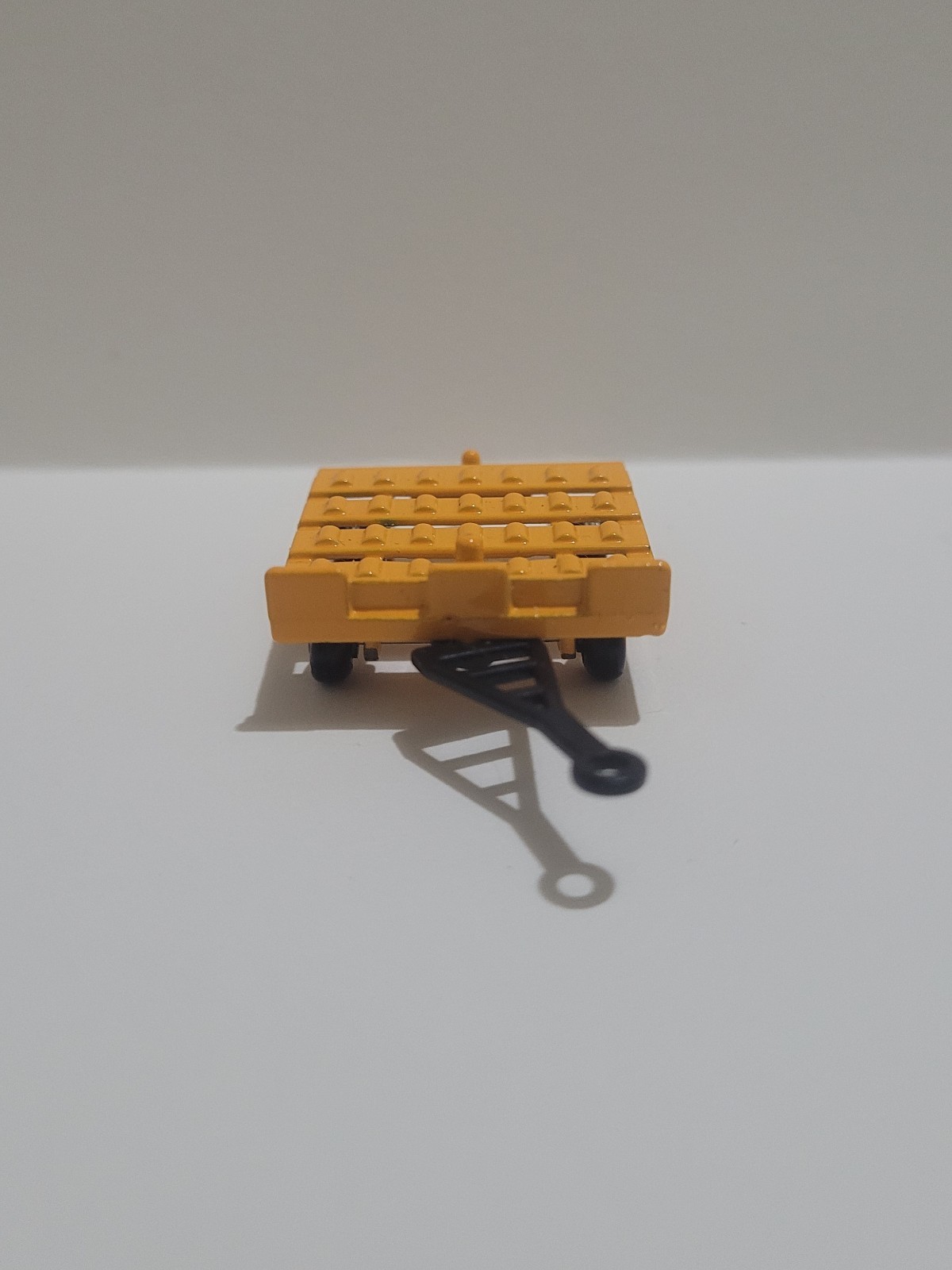 Airport Ground Support Equipment: Cargo Cart – 1:64 Scale.