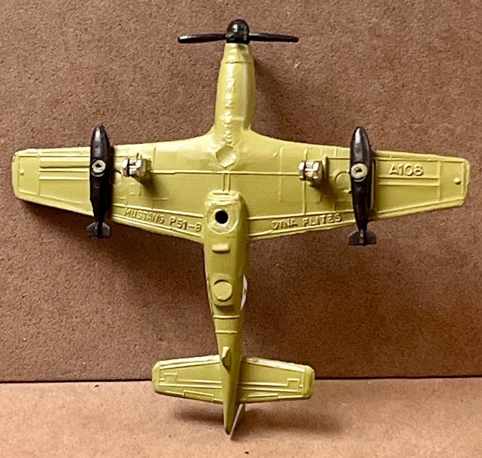 Mustang P51-B US Military Fighter Plane Aircraft A108 Die Cast Dyna-Flites 3.75″