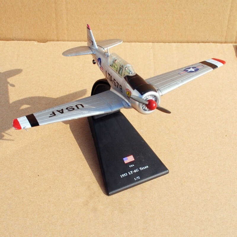 1:72 Scale Diecast Military Model North American LT-6G Texan Trainer Aircraft