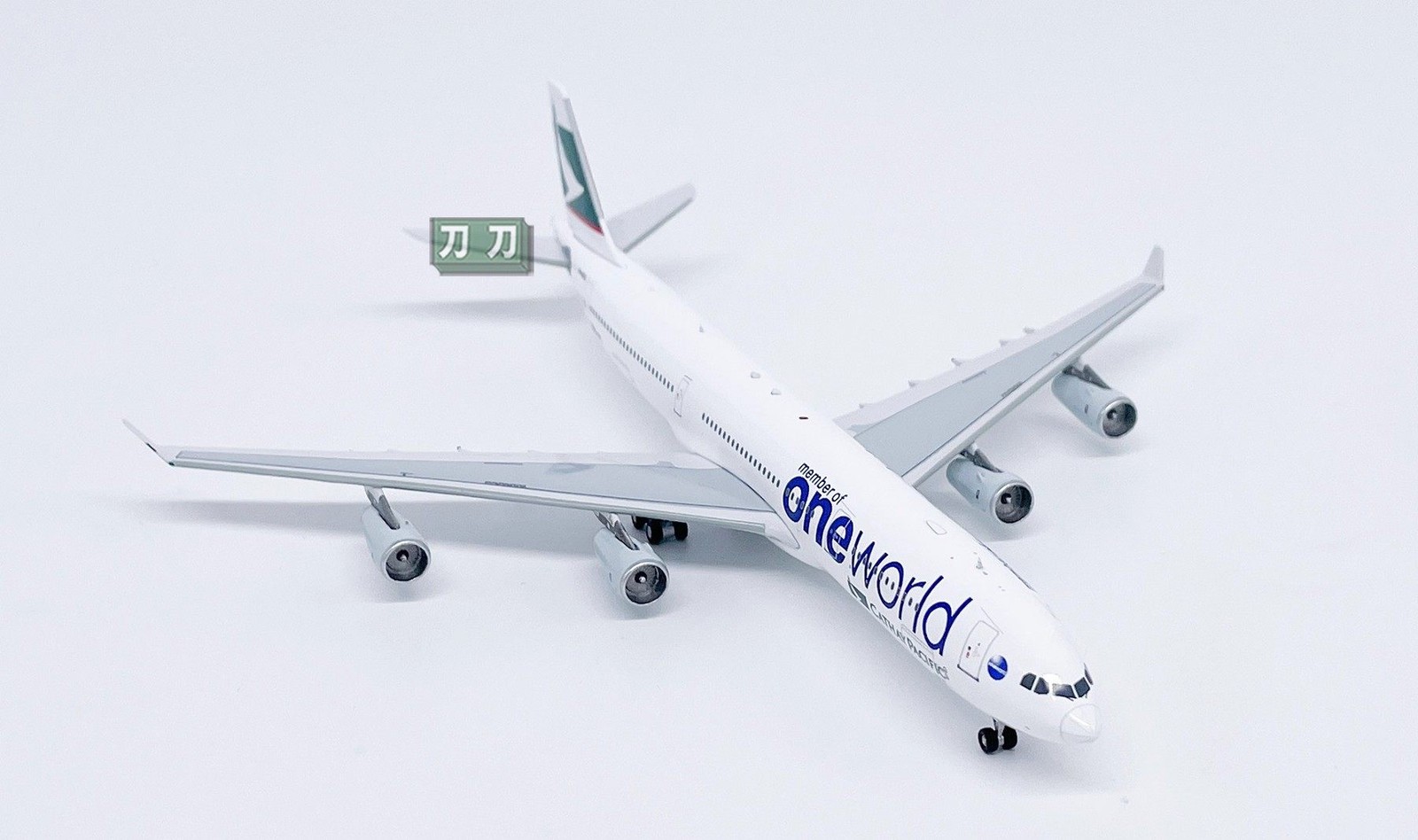 1:400 Aviation Cathay Pacific A340-300 B-HXG​ Airplane Diecast Aircraft Model