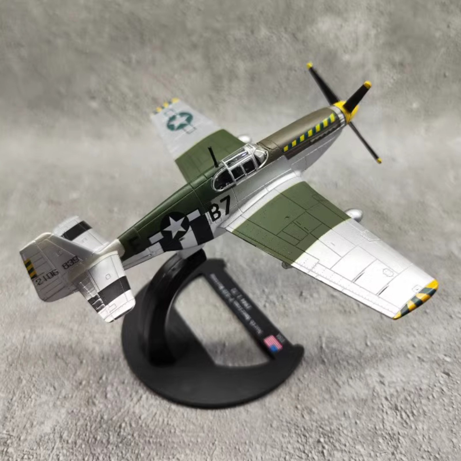 14cm Diecast Alloy 1/72 WWII North American P-51B Mustang Fighter Model Display