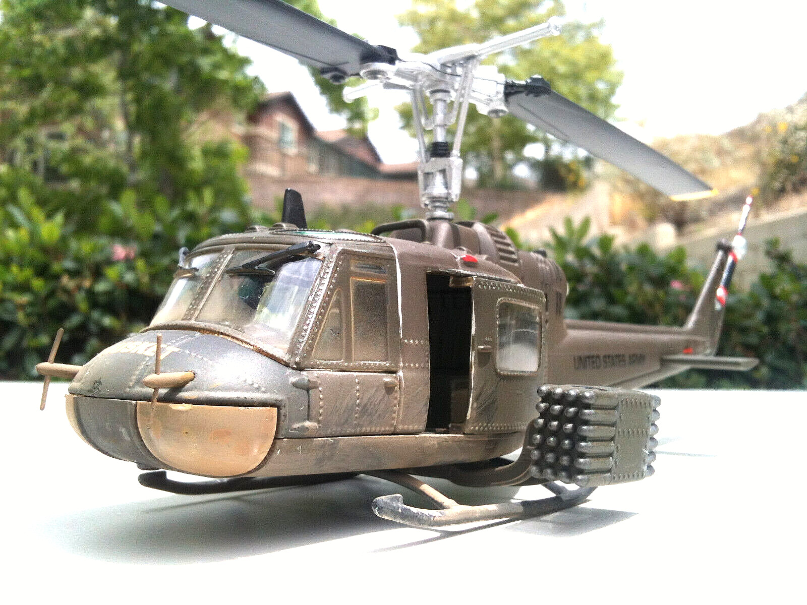 Corgi Bell UH-1C Huey Assault Helicopter US Army Hog Vietnam 1:48 Scale