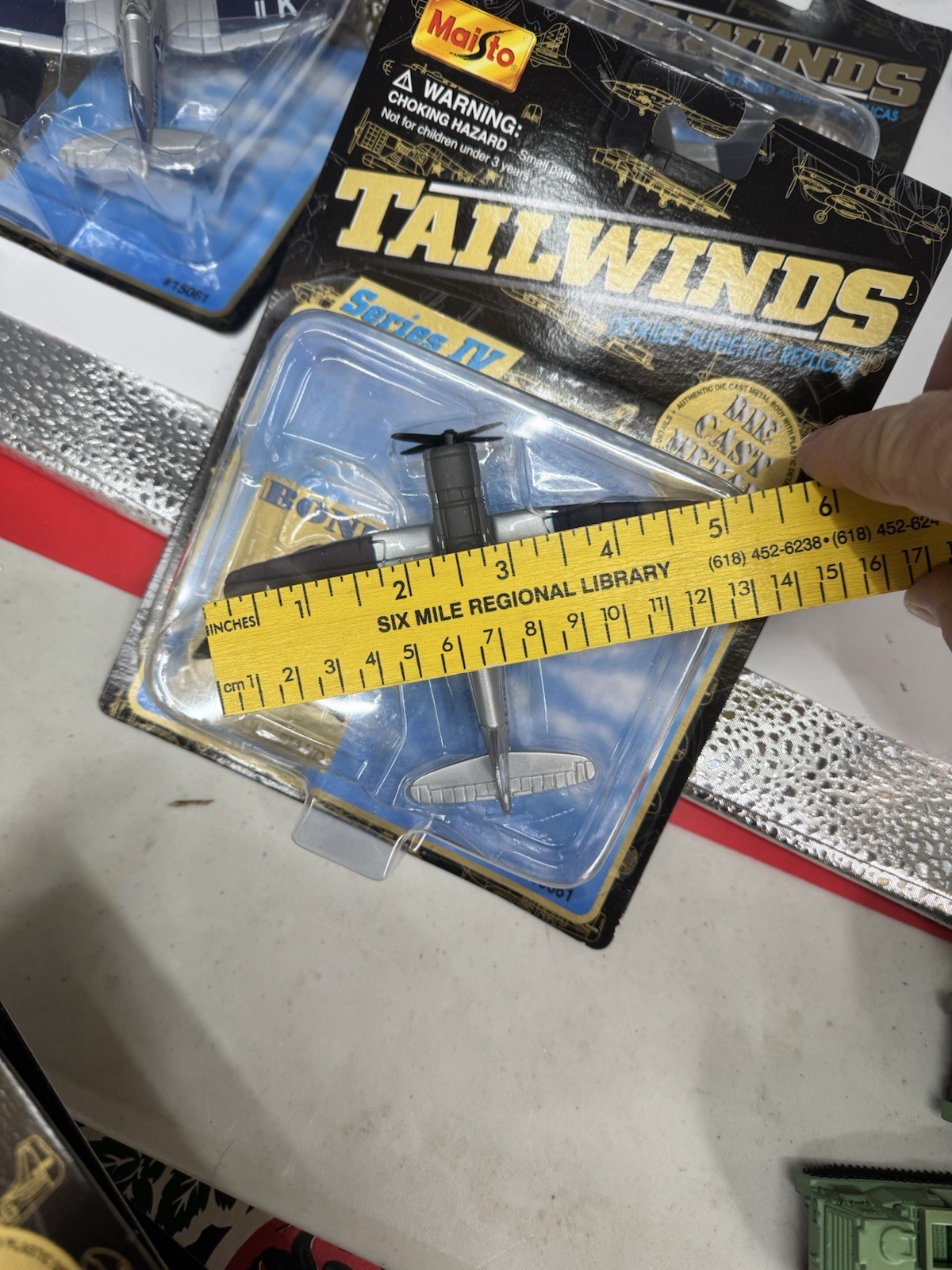 5 Tailwinds F4U-4 Corsair Navy Reserves Diecast Plane w/Collector Stand #15061