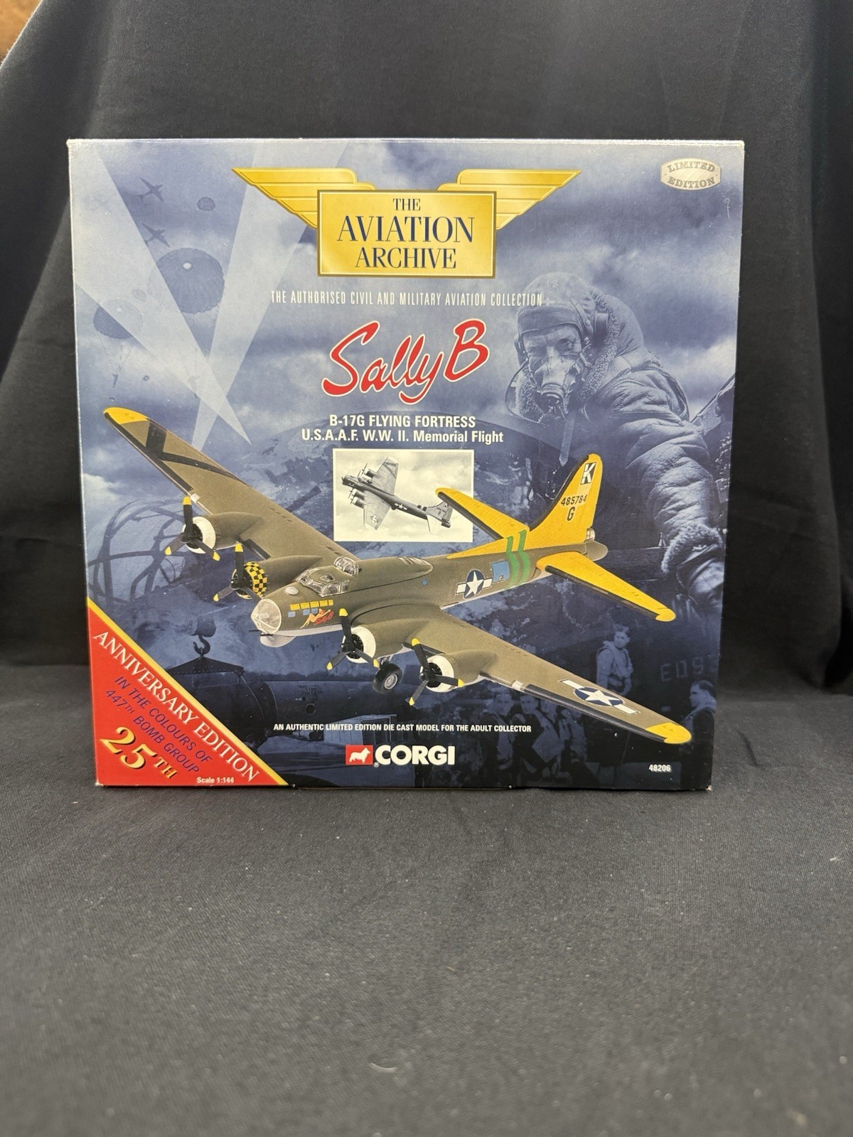 Corgi 48206 Sally B B-17G FLYING FORTRESS W.W.II Memorial Flight. 1/144