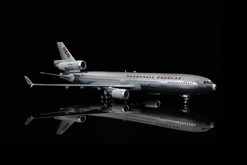 SQ Wings 1/200 McDonnell Douglas MD-11 House Color N111MD Prototype