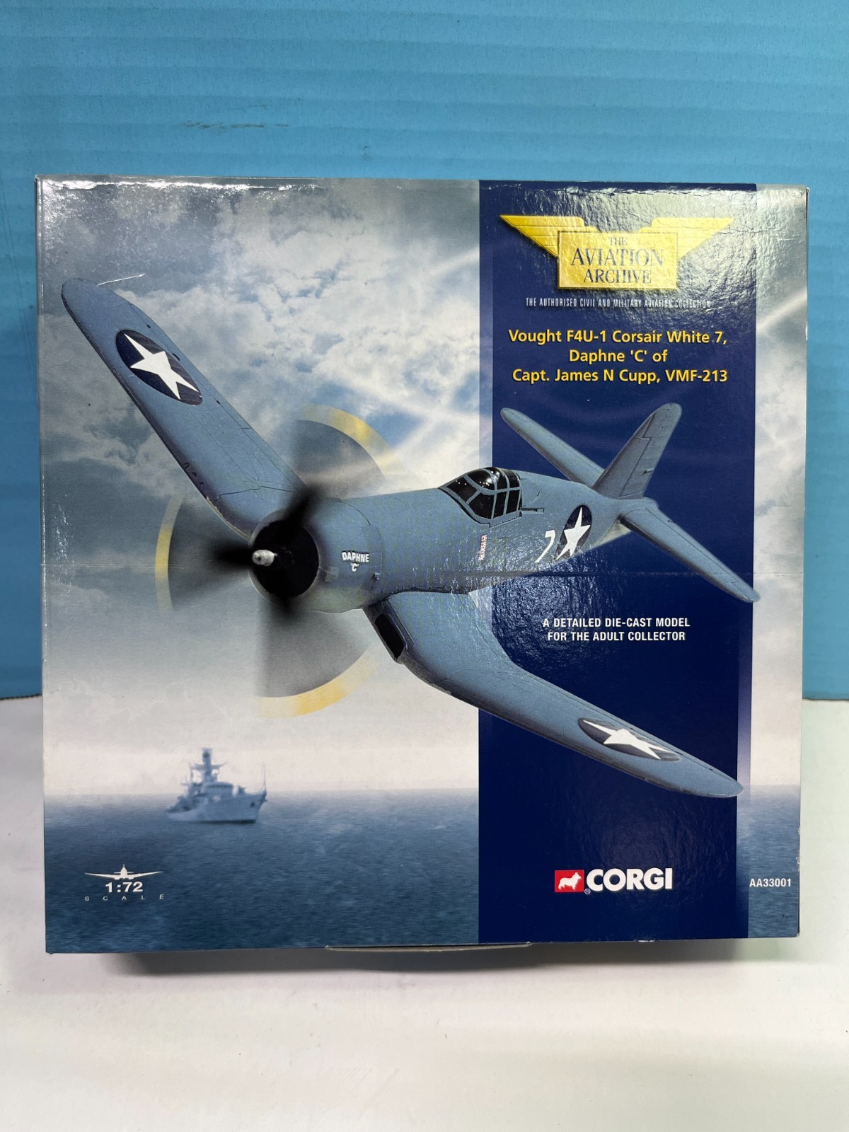 1/72 CORGI MILTARY VOUGHT F4U-1 CORSAIR WHITE 7 DAPHNE C JAMES CUPP & STAND CO