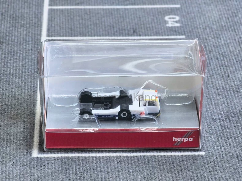 Herpa 1:200 Goldhofer AST‑2 Aircraft Tug 572088 Airport Diorama GSE Accessory