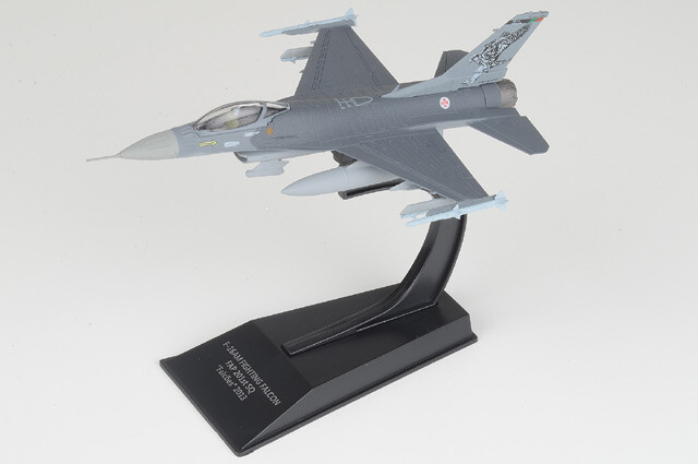 HADC26 Hachette Collections F-16AM Fighting Falcon 1/100 Model PoAF 201st Sqn