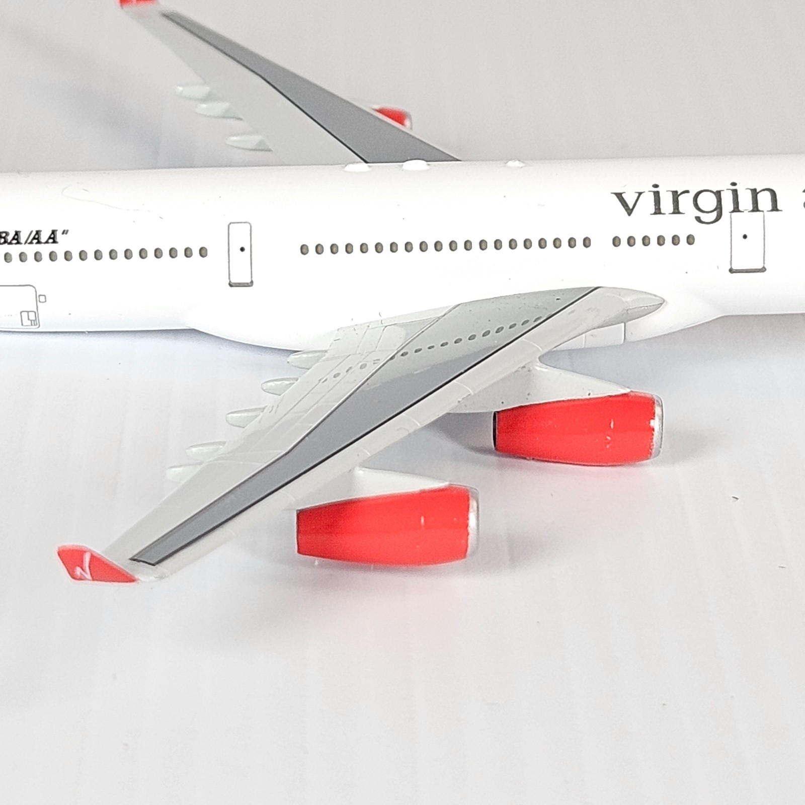 Hasegawa L2X 1:400 Airbus A340-311 Virgin Atlantic Diecast Airplane Model Boxed.