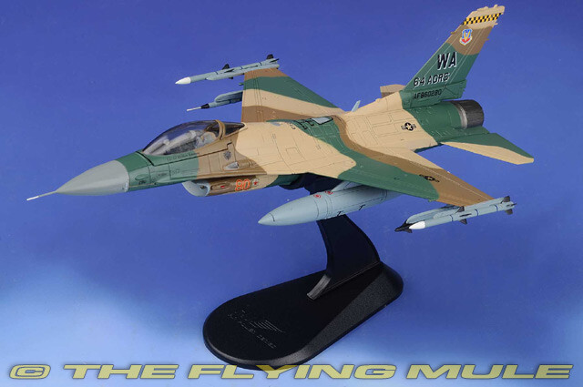 Hobby Master 1:72 F-16C Fighting Falcon USAF 57th WG, 64th AGRS Red 80 / Lizard