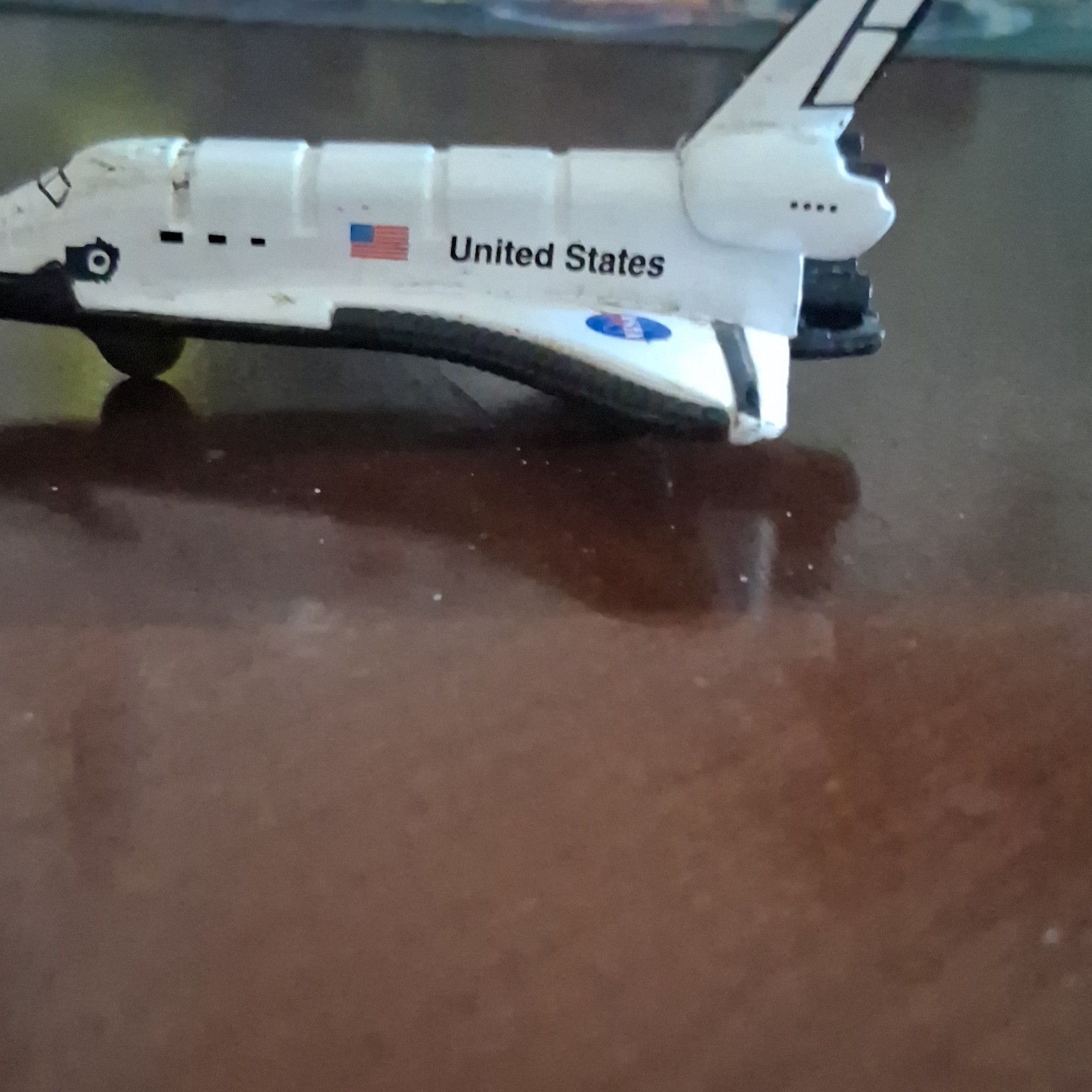 NASA Diecast Space Shuttle Discovery Model White Black 1/64