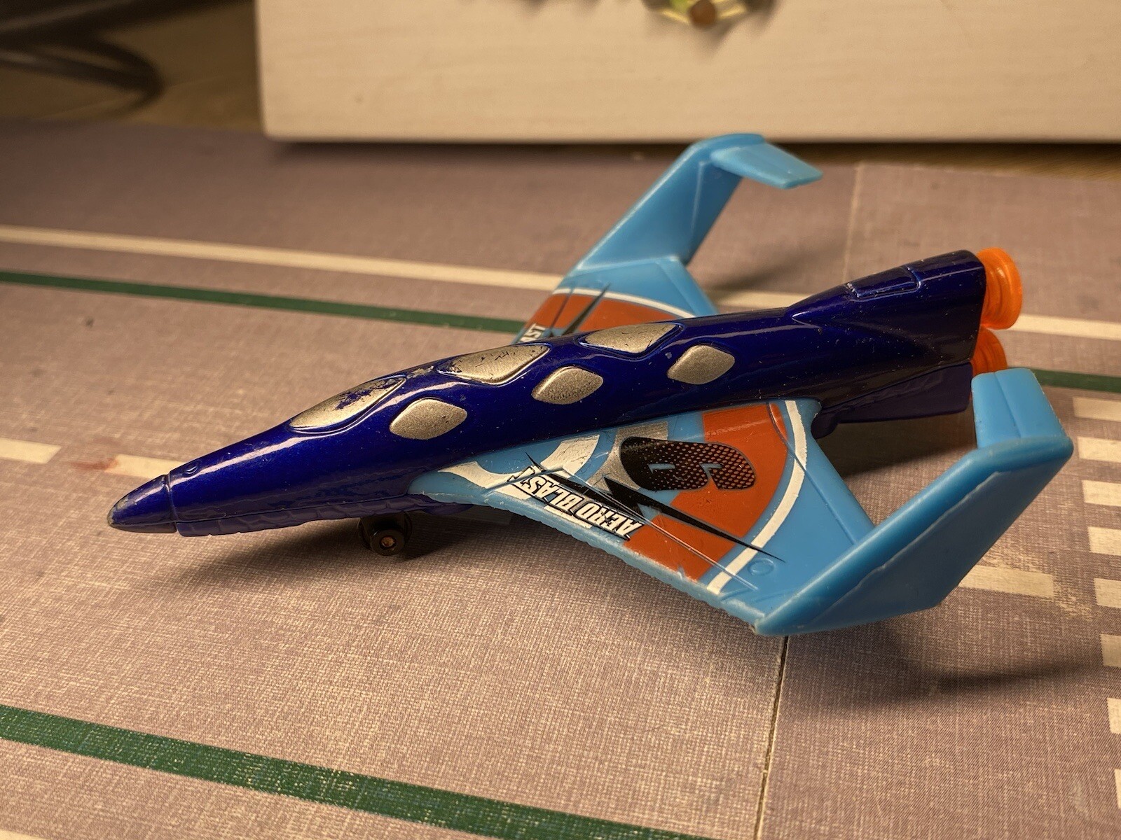 Matchbox Aero Blaster 2011 sb-102 Mattel SKYbusters 1