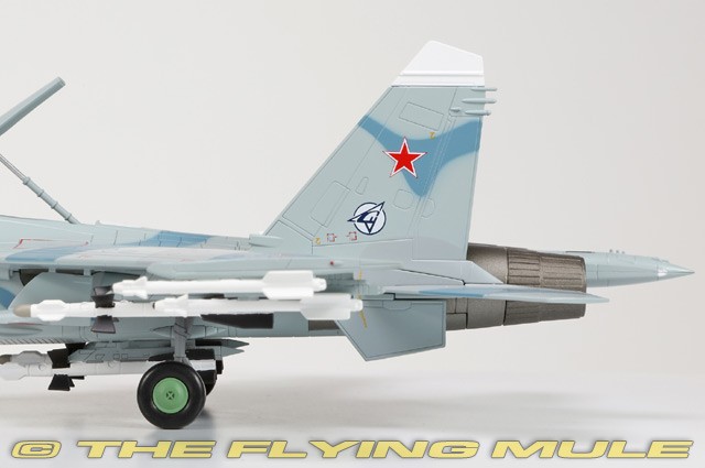 Hobby Master 1:72 Su-27 Flanker-B Soviet Air Force Blue 388 w/Ladder