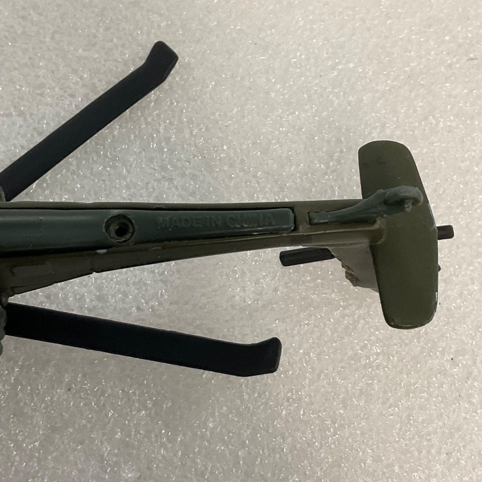 Maisto AH-64 Apache Helicopter Diecast Model 7in United States Army Green
