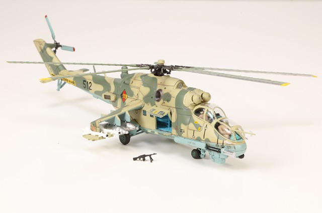 Panzerkampf 1/72 Mi-24P Hind-F #512 East German Air Force 5th Helicopter Sqn