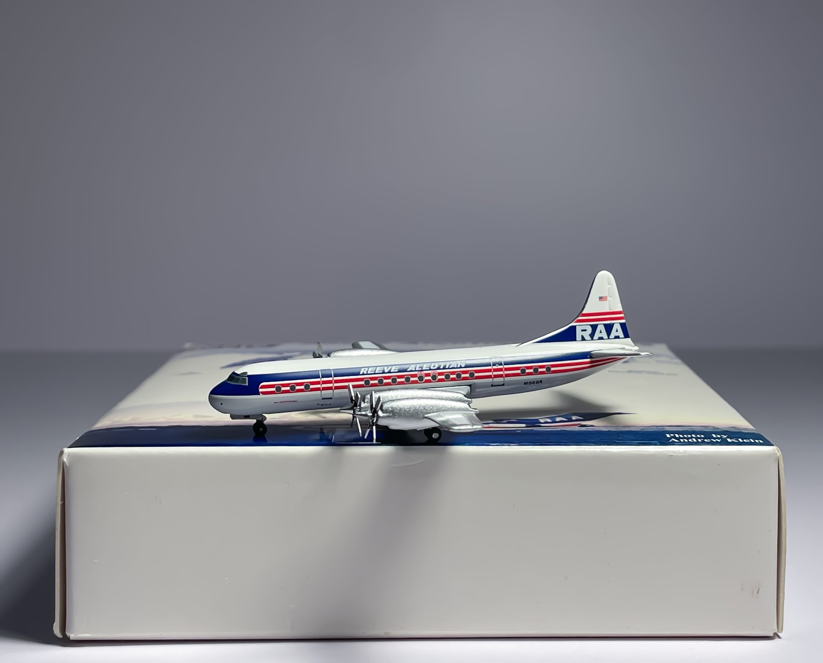 Reeve Aleutian Airways Lockheed L-188 Electra 1:400 Aeroclassics N1968R