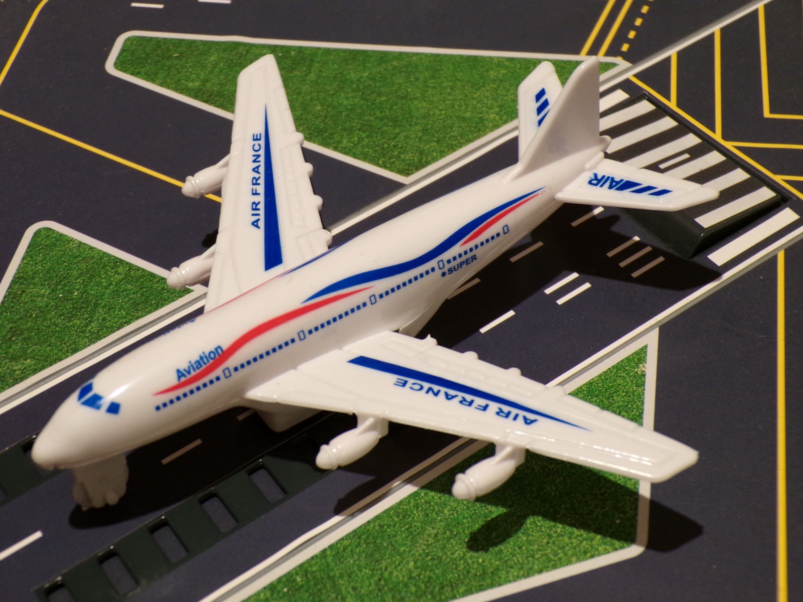 Airport 707 Plane – Plastic Air France Aircraft Toy with Pull Back Action – Used