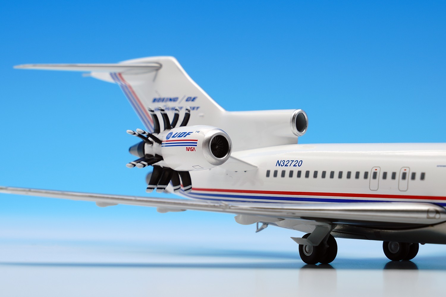 JC Wings Boeing 727-100 House Color UDF Flight Test XX20413 1/200 Scale, NEW