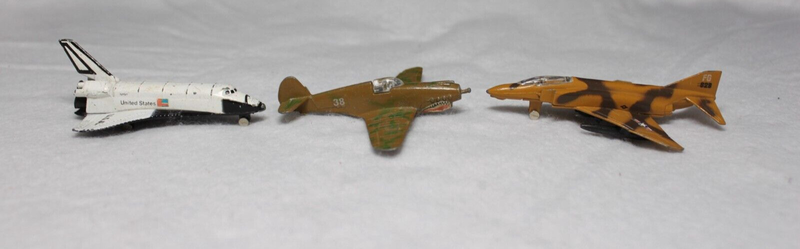 Lot of 3 Vntg Die Cast Airplanes Phantom F-40 P-40 Flying Tiger US Space Shuttle