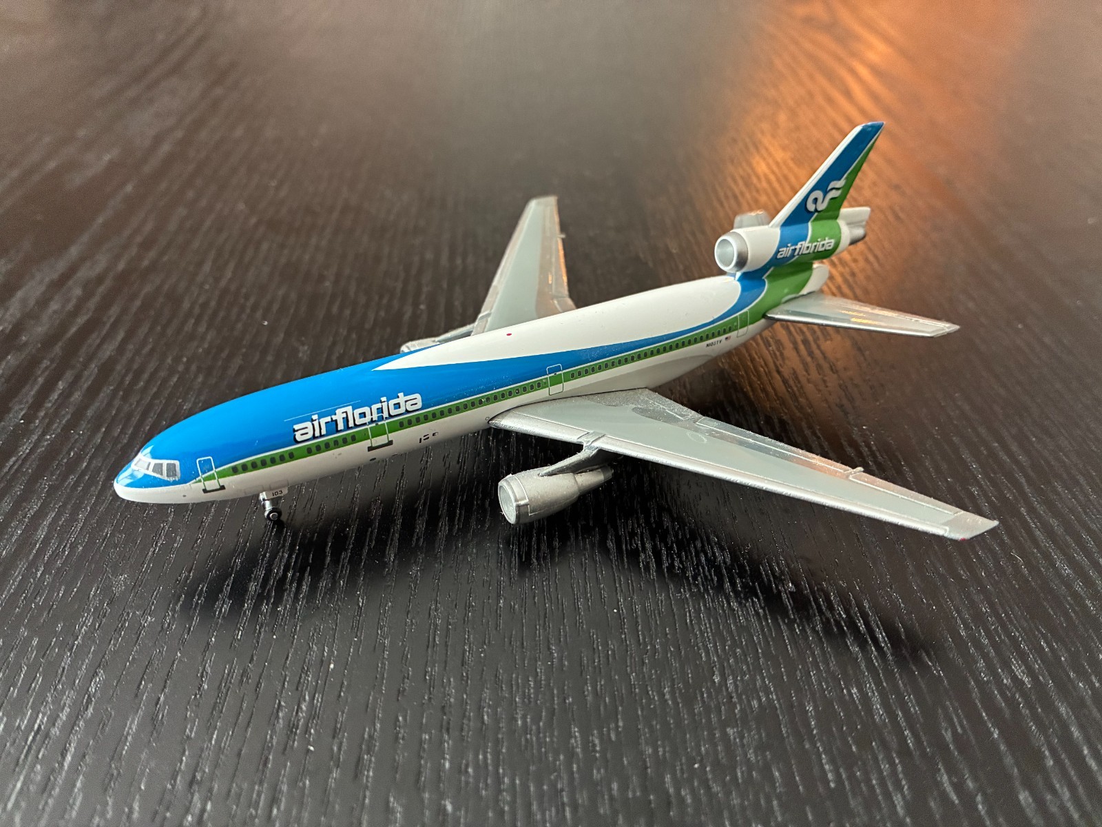 GeminiJets 1:400 Air Florida DC-10-30 N103TV