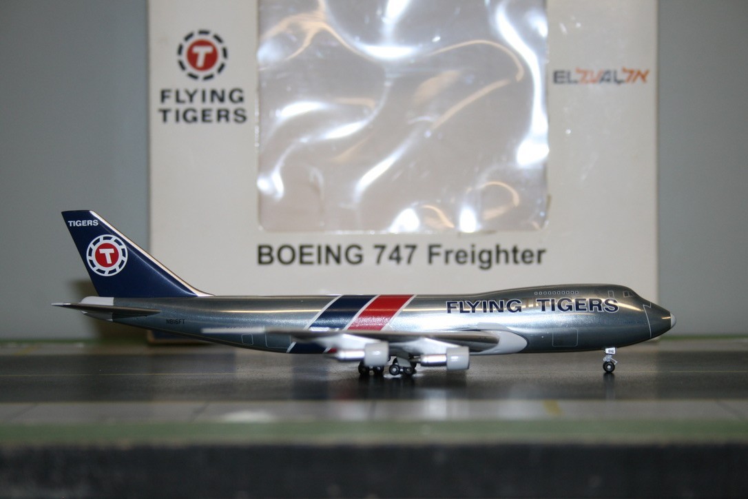 Aeroclassics 1:400 Flying Tigers Boeing 747-200 N816FT Model Plane