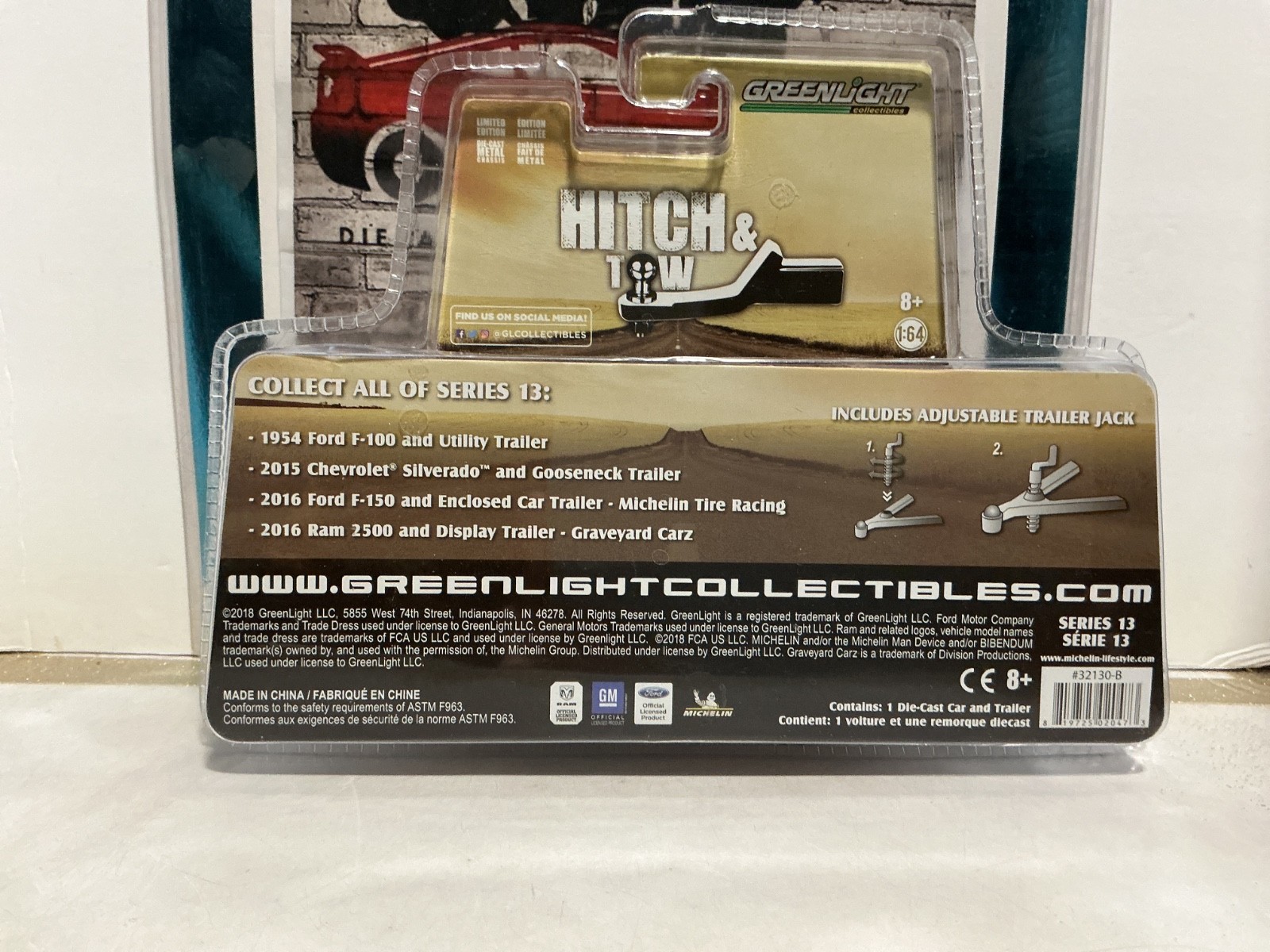 1/64 SCALE GREENLIGHT YELLOW 2015 CHEVROLET SILVERADO & GOOSENECK TRAILER