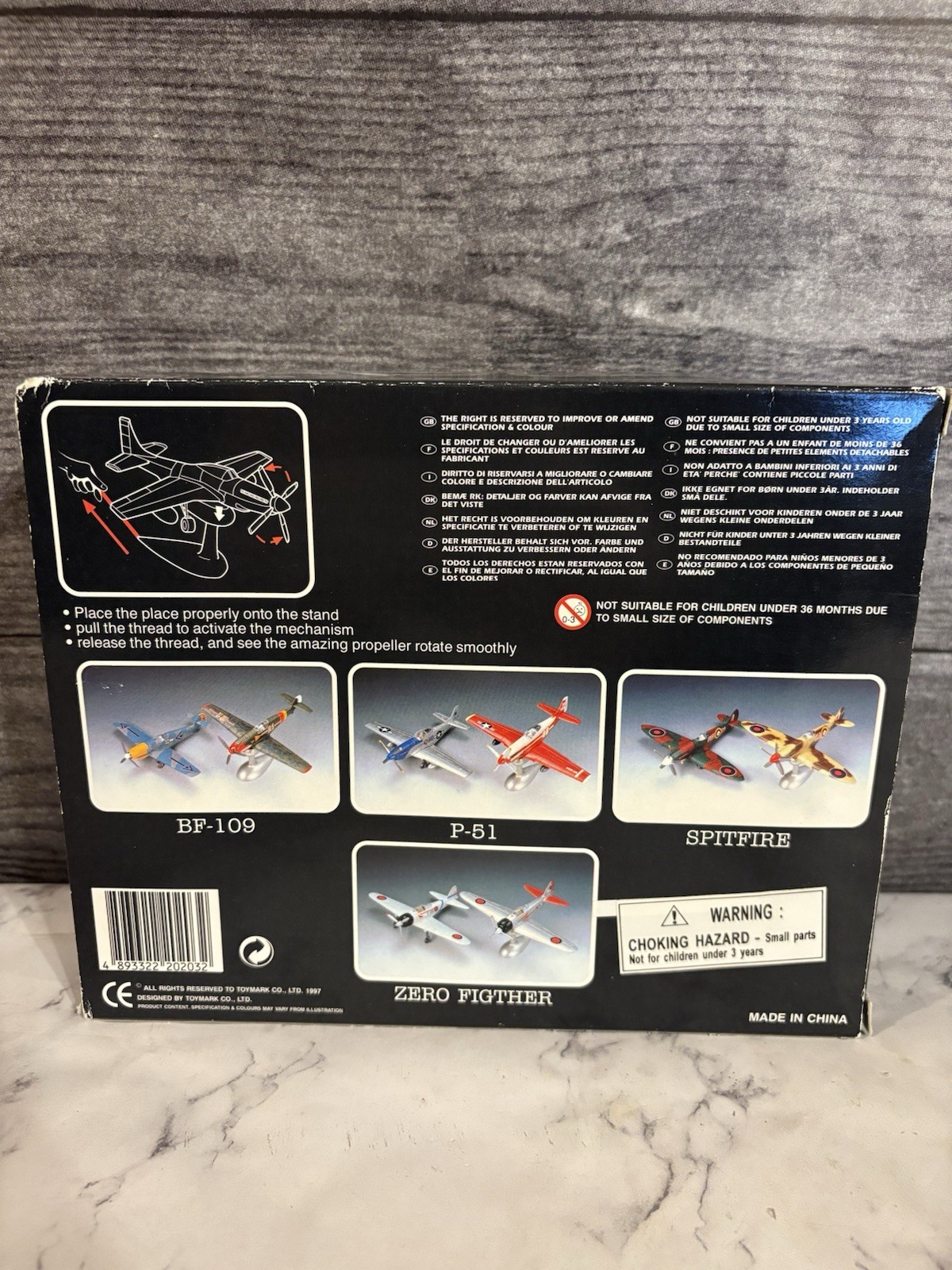 NEW TOY MARK DIECAST PLASTIC MODEL AIRPLANE 1:48 RED WHITE P-51 W/STAND 46