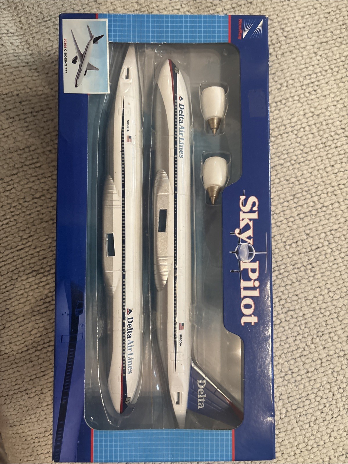 NewRay Sky Pilot C Boeing 777 Diecast Model Airplane